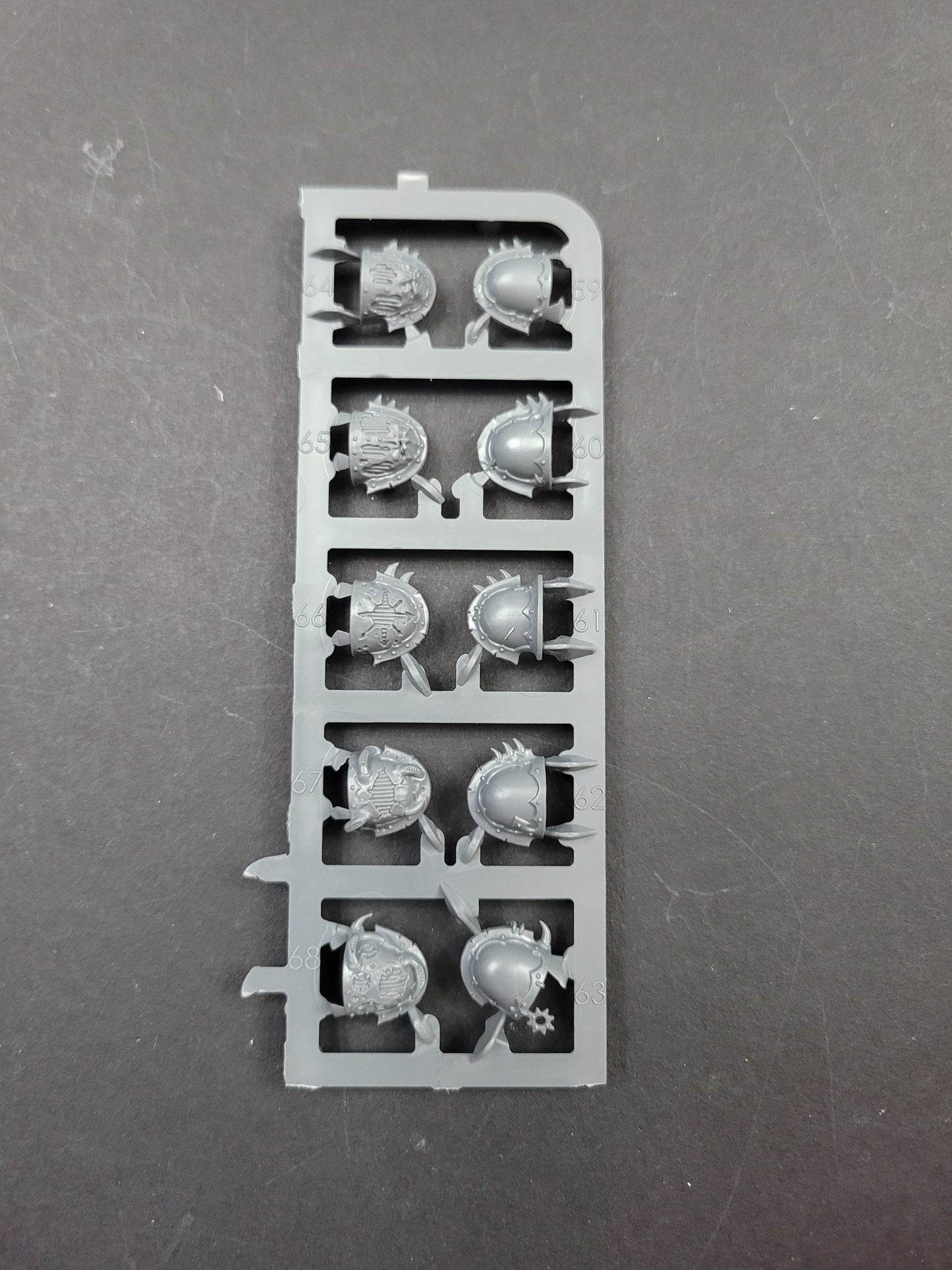 Raptors shoulder pads 10 bits: Warhammer 40k Chaos Space Marines Warp Talons